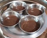 A picture of step 5 of Oreo chocolava cup cake.