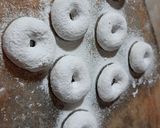 Une image de l'étape 17 de Couronnes enrobées de sucre glace ☕.
