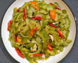 Foto langkah ke 4 dari resep Oseng Pare Udang Rebon.
