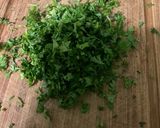 Une image de l'étape 8 de Nouilles à l'oseille, tomates, ail, crème et persil.