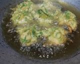 A picture of step 4 of Spicy Methi Pakore.