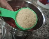 Strawberry Milkshake in tamil(ஸ்ட்ராவ்பெர்ரி) ரெசிபி ஸ்டேப் 2 புகைப்படம்