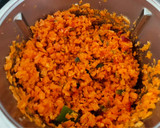 Foto del paso 2 de la receta: Budín de zanahorias pimientos y zapallito