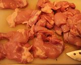 Foto del paso 3 de la receta: Patada deshueseada de pollos, en bandada, a hortalizas y demases