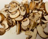 A picture of step 1 of Winter Spinach and Mushroom Salad.
