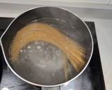 Foto del paso 1 de la receta: Espaguetis a las finas hierbas con setas 🧀 🍄