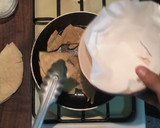 Foto del paso 8 de la receta: Chilaquiles con Bistec en Chile Pasilla