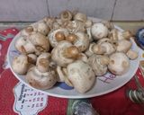 Foto del passaggio 1 della ricetta Funghi champignon fritti