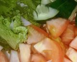 Gambar langkah 1 resipi Salad Tomato Dan Timun Pedas.