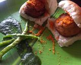 A picture of step 5 of Vadapav.