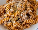 Foto del paso 4 de la receta: Fusilli cacio e pepe 🍝 Pasta de legumbre sin gluten, con pimienta negra y queso Pecorino 🐑3 ing