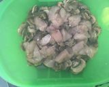 Foto del paso 4 de la receta: Pollo con champiñones al vino blanco en Lékué