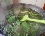 A picture of step 1 of Spinach and Chickpeas with Mint.