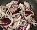 Foto del paso 2 de la receta: Merluza encebollada al horno