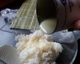 A picture of step 6 of Mango sticky rice sushi.