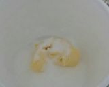 A picture of step 2 of Strawberry & Vanilla Cream Cake.