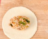 स्टिम्ड मोमोज़ (Steamed Momos) रेसिपी चरण 3 फोटो