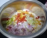A picture of step 1 of Chatpati bhel.