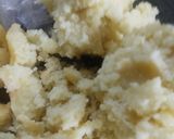 केरेमलाइज मावा नारियल बर्फी (Caramelize mawa nariyal barfi recipe in hindi) रेसिपी चरण 2 फोटो