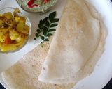 A picture of step 4 of Masala Dosa and chutney.