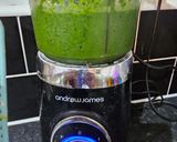 A picture of step 2 of Hari chutney/green mint sauce making with tips.