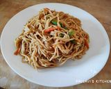 चायनीज वेज हाक्का नुडल्स (Chinese hakka noodle recipe in marathi) रेसिपी स्टेप 3 फोटो 