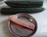 Foto langkah ke 1 dari resep Oyong tumis ikan.