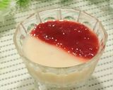 Foto langkah ke 6 dari resep Puding Susu Strawberry.