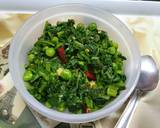 Stir Fried Spinach with Garlic and Green Peas recipe step 2 photo