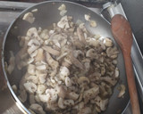 Foto del paso 3 de la receta: Champiñones y setas al ajillo