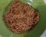 Foto langkah ke 3 dari resep Lumpia isi mie goreng lumer.