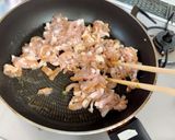 A picture of step 3 of Pork Ginger stir fry with Green Pepper.