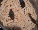 Foto del paso 1 de la receta: Macarrones con atún salteados