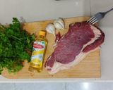 Foto langkah ke 1 dari resep Chimichurri steak bites.