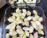 A picture of step 4 of Oaty Fruit Crumble.