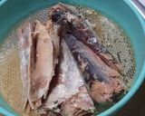 Foto del paso 3 de la receta: Arroz con sardinas y huevo revuelto
