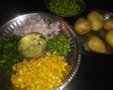 ચીઝ કોર્ન સમોસા (Cheese Corn Samosa Recipe in Gujarati) રેસીપી સ્ટેપ2ફોટો