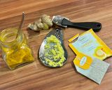 Foto del passaggio 1 della ricetta 170 • Tisana camomilla, curcuma e zenzero