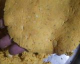 A picture of step 5 of Leftover dal makai roti.