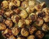 Foto langkah ke 3 dari resep Swedish Meatballs (versi saya).