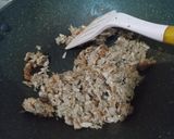 Foto langkah ke 2 dari resep Tumis Tuna dan Telur Simple.