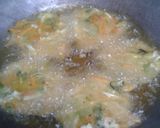 Foto langkah ke 4 dari resep bakwan sayur sederhana.