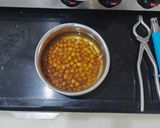 A picture of step 1 of Kala Chana Soup.