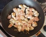 Foto del paso 1 de la receta: Strogonof de Pollo y Zapallito italiano