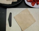 Foto langkah ke 2 dari resep ROTI TAWAR GULUNG Coklat Strawberry.