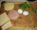 Foto del paso 1 de la receta: Tortilla de huevo, jamón, queso y pan de molde