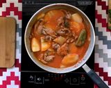 Foto del paso 8 de la receta: Bistec con papas en salsa roja