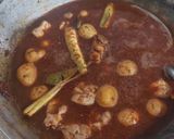 Foto langkah ke 2 dari resep Rendang Kentang Ayam Filet.