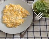 Ketogén tojásos nokedli, salátával recept fázis 3 fotója