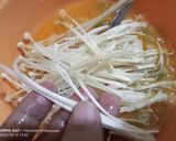 Foto langkah ke 5 dari resep Jeon Enoki (Pancake Jamur Enoki).